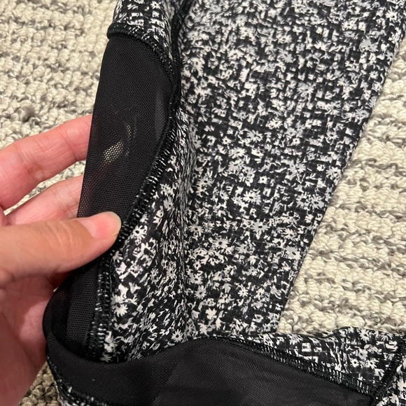 Lululemon Athletica cropped daisy dust leggings - Picture 8 of 12